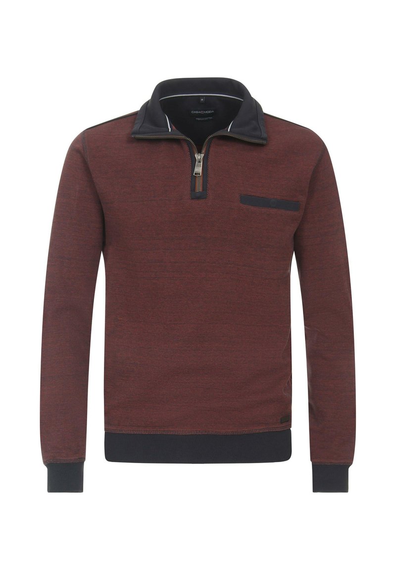 Halb-zip Pullover in Dunkelrot mit strukturierter Oberfläche, ausgestattet mit einem schwarzen Kragen und Taschenakzent. Lange Ärmel mit gerippten Bündchen und Saum.