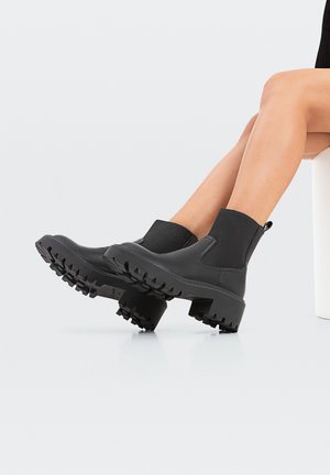 Stradivarius, Bottines à plateau - black