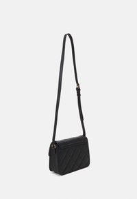 Anna Field Skulderveske - black