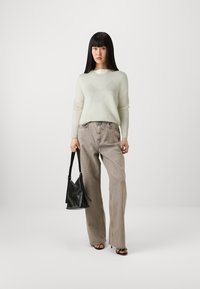Marimekko KOOLAUS LOKKI - Pulover - off-white/light grey