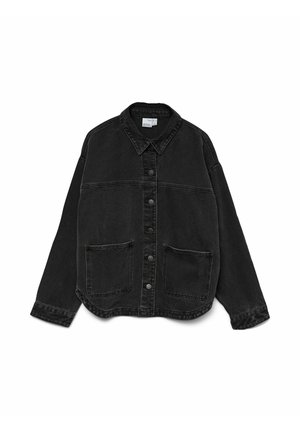 Veste en denim noir avec fermeture boutonnée à l'avant, col pointu, deux poches avant et coupe décontractée avec des détails de couture visibles.