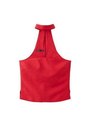 Haut rouge sans manches à col montant et ourlet droit, avec une petite étiquette de marque noire à l'avant.