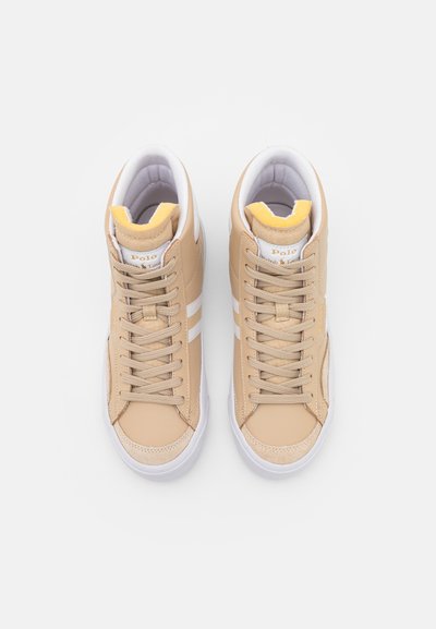 Polo Ralph Lauren COURT VULC MID - Baskets montantes - dune tan/white