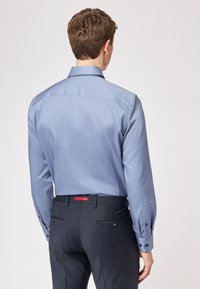 ROY ROBSON REGULAR FIT - Zakelijk overhemd - blau