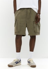 PULL&BEAR - COMFORT BERMUDA - Shorts - khaki Thumbnail Image 1