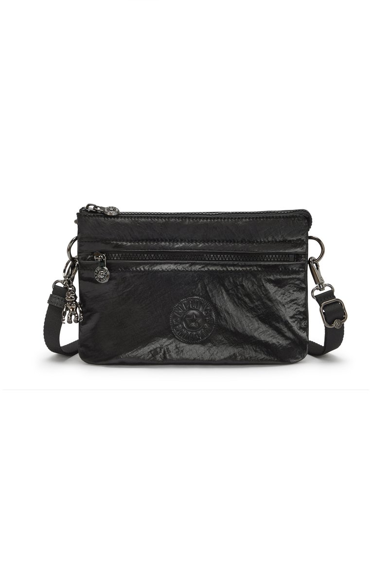 Borsa a tracolla nera, strutturata, con due scomparti con zip, dettaglio del logo e tracolla regolabile. Il materiale sembra leggero e resistente.