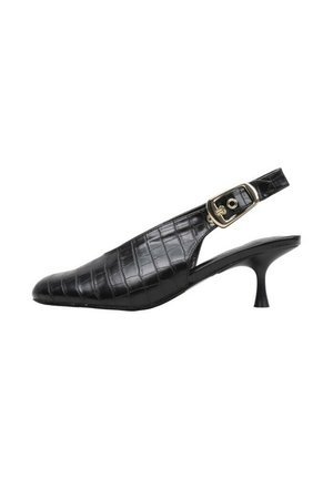 Zapato de mujer slingback negro con textura de cocodrilo, puntera puntiaguda, hebilla dorada y tacón curvo de altura media.
