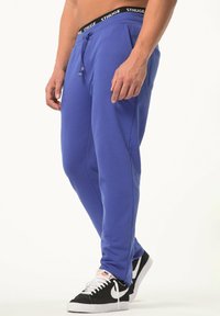 STHUGE - Spodnie treningowe