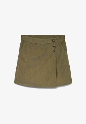 Olijfgroene corduroy mini-jurk met drie knopen aan de rechterkant en diagonale zakken aan beide zijden.