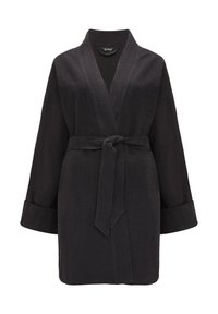 Czarna lniana szata z kołnierzem typu szal, długimi rękawami i wiązanym w pasie. Teksturowany materiał z szerokimi mankietami i średniej długości krojem.
