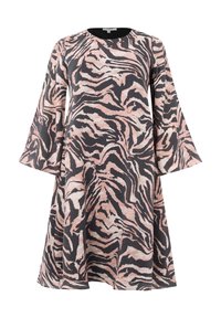 Langärmliges Kleid mit pink-schwarzem Zebra-Muster, aus leichtem Stoff mit lockerem Schnitt und ausgestellt geschnittenen Ärmeln.
