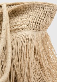 Mango SHOULDER WITH FRINGES - Sac à main - beige