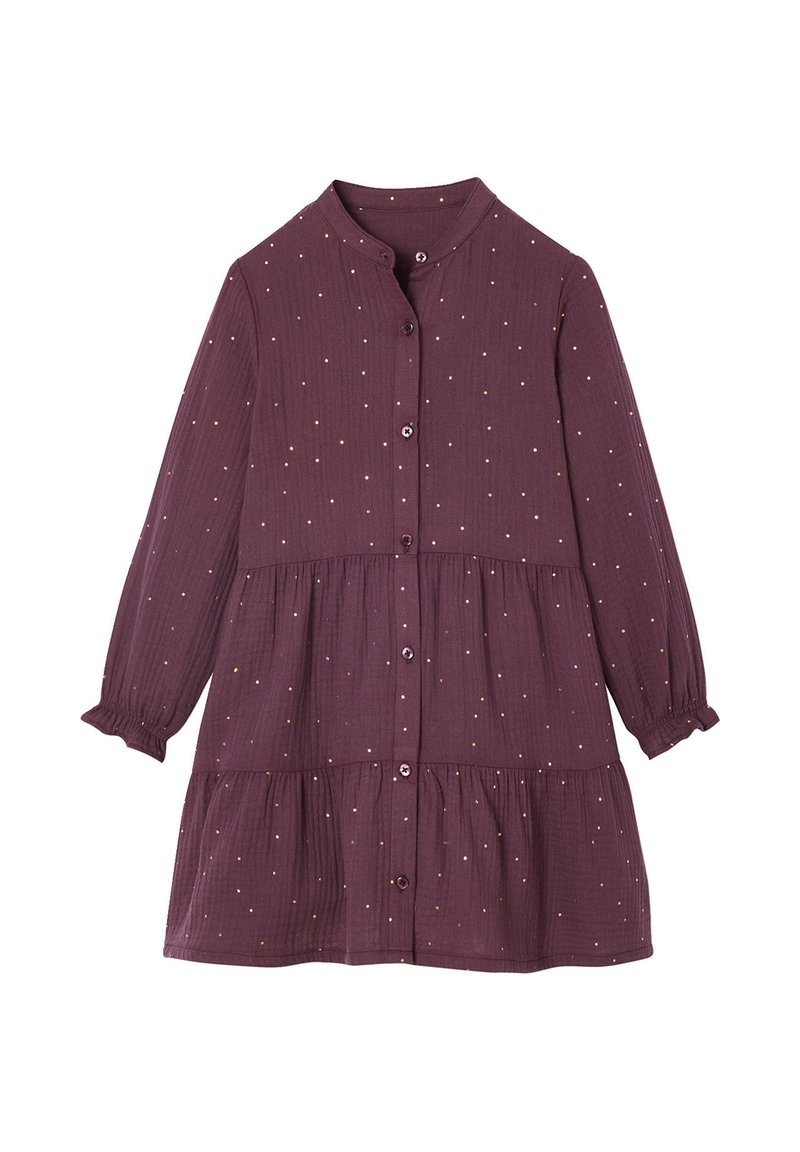 Dunkelpflaumfarbendes Hemdkleid mit langen Ärmeln, gestuftem Design und goldenen Akzentpunkten, aus strukturiertem Stoff. Verstellbare Manschettendetails.