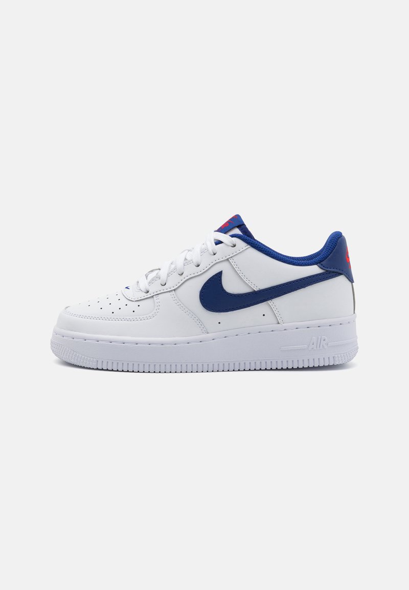 Nike Sportswear - AIR FORCE 1 UNISEX - Sportcipő - white/deep royal blue/university red, Nagyítás
