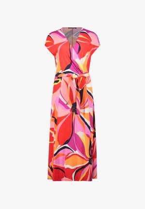 Sukienka maxi z krótkimi rękawami, w duży kwiatowy wzór w kolorach różowym, czerwonym, pomarańczowym i purpurowym, z dopasowanym paskiem z tego samego materiału w talii.