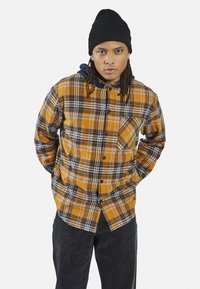 Redefined Rebel DALLAS SHIRT HOOD REGULAR FIT PLUS - Camisa - inca gold