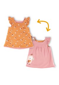 Zwei wendbare Kleider: eines in Orange mit floralem Muster und Rüschensleeves, das andere in Rosa mit einem Vogeldesign und Knopfdetails.