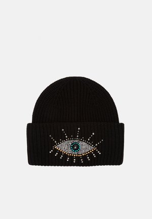 Bonnet en maille noire avec revers présentant un motif d’œil composé de petits strass blancs, bleus et oranges.