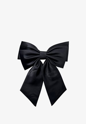 Schwarze Satin-Schleife mit großen Schlaufen und langen Enden, die eine glatte Textur und einen zentralen Knoten für sicheren Halt aufweist.