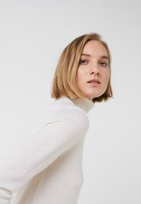 FTC Cashmere Pulover - pristine white