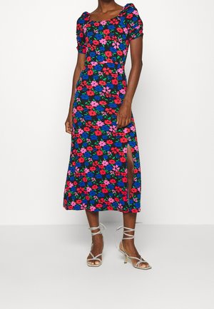 Kukkatrikoo midi-mekko puff-hihalla, mustalla taustalla, monivärisiä kukkia punaisina, vaaleanpunaisina ja sinisinä, sivuhalkio ja Slim fit.