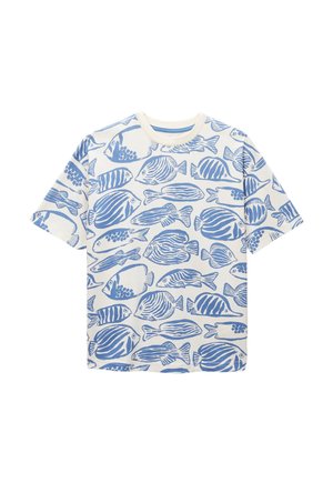 T-shirt blanc à manches courtes avec des motifs de poissons bleus couvrant tout le tissu, dans différentes formes et tailles.