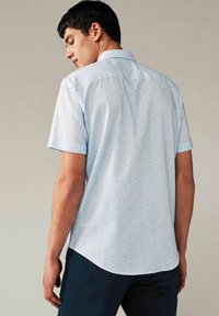Next TEXTURED SHORT SLEEVE- REGULAR FIT - Krekls - white light blue floral