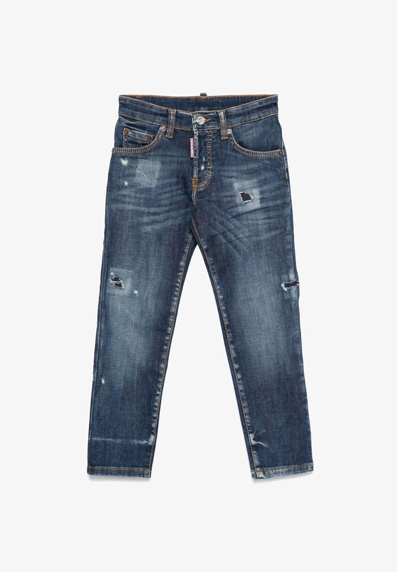 Jeans in denim blu con design a gamba dritta, caratterizzati da toppe strappate, zone sbiadite e classico stile a cinque tasche.