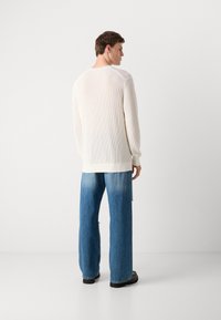 Calvin Klein Jeans CREW - Jersey de punto - tofu