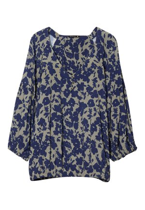 Bloemmotief blouse in gedempt groen en marineblauw, met een V-hals, driekwart mouwen, geplooide zoom en knoopdetail bij de halslijn.