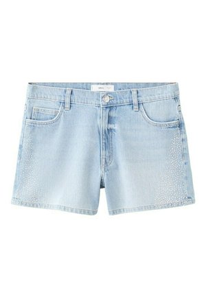 Shorts en denim bleu clair avec poches avant, passants pour ceinture, fermeture par bouton et petits détails en strass le long des coutures latérales.