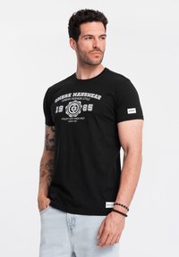 Unselected, black