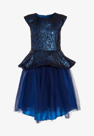 Robe bleu marine avec un corsage texturé, une taille à basque et une jupe en tulle à plusieurs couches. Manches courtes et fermeture éclair dissimulée à l'arrière.