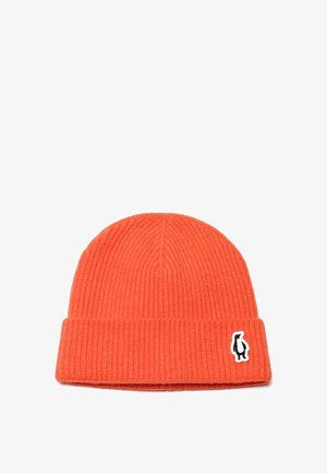 Oranges geripptes Beanie aus Wolle, mit umgeschlagenem Bündchen und einem kleinen schwarzen Pinguin-Logo. Sanfte Textur mit vertikalen Streifen.