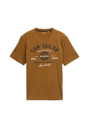 Maglietta in cotone marrone con maniche corte, scollatura a girocollo, con testo e grafica nera stampata sul davanti. Nessun motivo o accento.