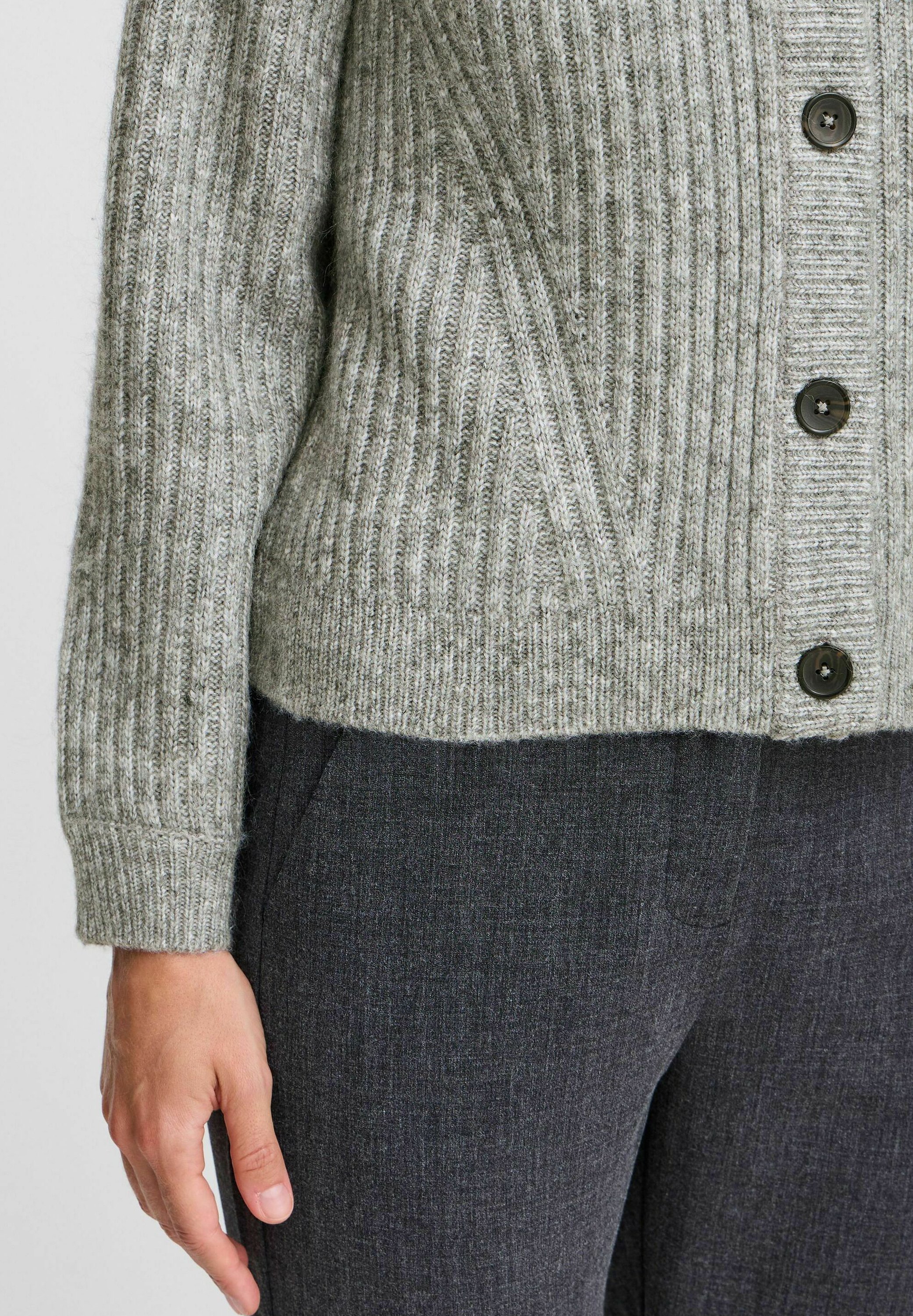 JILTU scallop knit cardigan（グレー） JILTU scallop knit cardigan（グレー） Scallop Edge Crew
