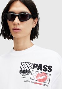 AllSaints PASS SS CREW - T-shirt med print - optic white