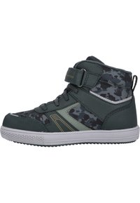 Zapatillas deportivas altas con un diseño en camuflaje verde oscuro, material sintético, cuello acolchado, correa de Velcro y suela de goma.