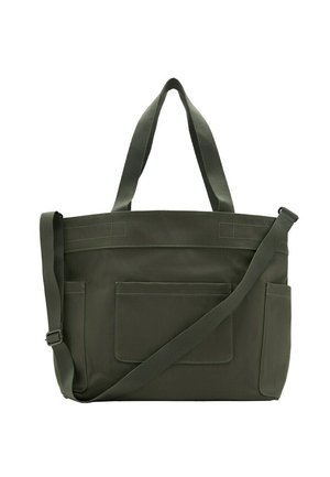 Borsa a tracolla in tela verde scuro con doppi manici per le spalle, tasca frontale e tasche laterali, dotata di tracolla lunga regolabile.