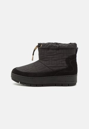 MONOGRAM  - Snowboots  - black