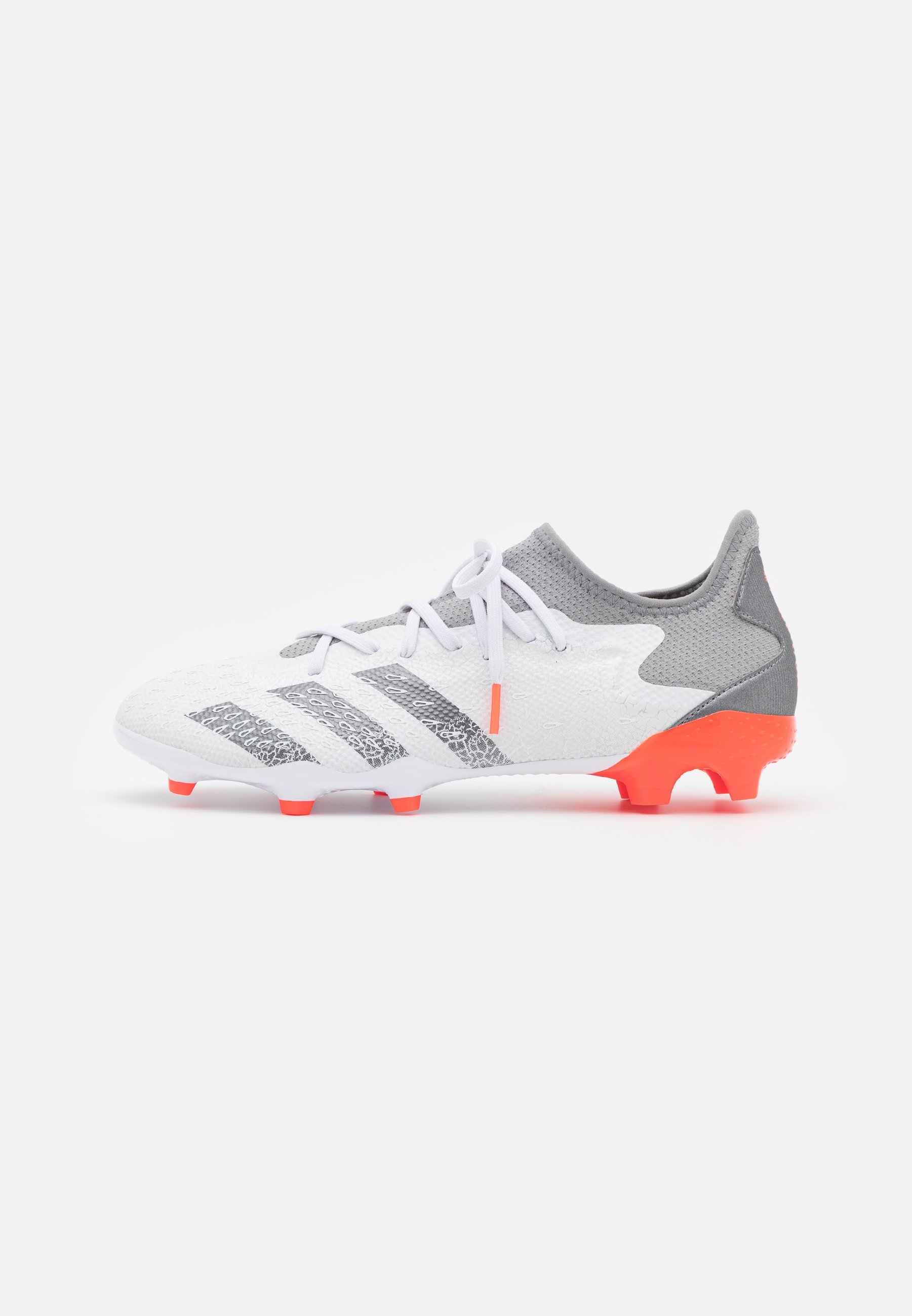 Performance PREDATOR FREAK .3 FG - Botas de fútbol con tacos - footwear white/iron metallic/solar red/blanco - Zalando.es