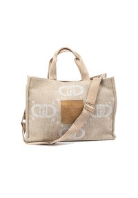 Sac fourre-tout en tissu beige avec motif à logo, accents en cuir, double poignée et bandoulière amovible. Présente une forme carrée et une texture douce.