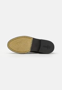 Billi Bi Klassikalised poolsaapad - black/beige/red