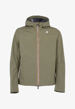 Jasna oliwkowozielona kurtka z kapturem, z pełnym suwakiem z przodu, logo na piersi i długimi rękawami, zaprojektowana do noszenia na zewnątrz.