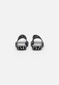KARL LAGERFELD SOUK CUT OUT SLIDE - Mules - black