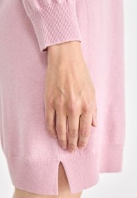 GANT DRESS - Abito in maglia - dusty pink