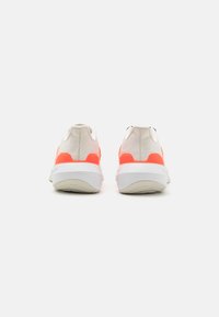 adidas Performance ULTRABOUNCE - Scarpe da corsa su strada - crystal white/solar red/orbit grey