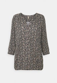 Schwarze Bluse mit drei Viertelärmeln, die einen V-Ausschnitt hat und mit Paisley- und Blumenmustern in Rot- und Cremetönen versehen ist.