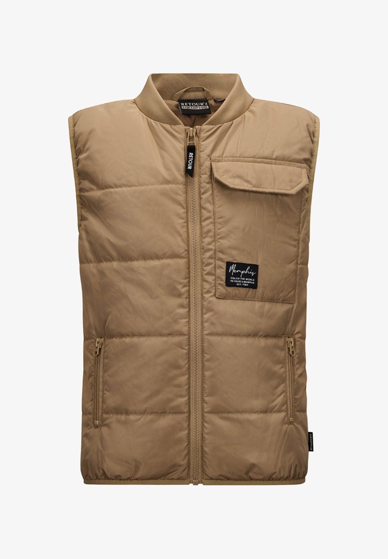 Beżowa kamizelka puchowa z wysokim kołnierzem, zamek błyskawiczny z przodu, kieszeń na lewej piersi oraz kieszenie boczne na zamek. Gładki, lekki materiał z pikowanym wzorem.