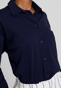 Lacoste Hemdbluse - dark blue